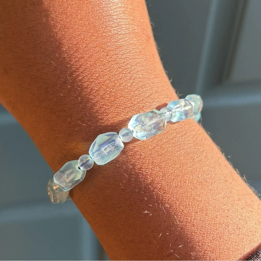 High Grade Aquamarine Faceted Crystal Bracelet 8-9mm - Picture 7 of 10